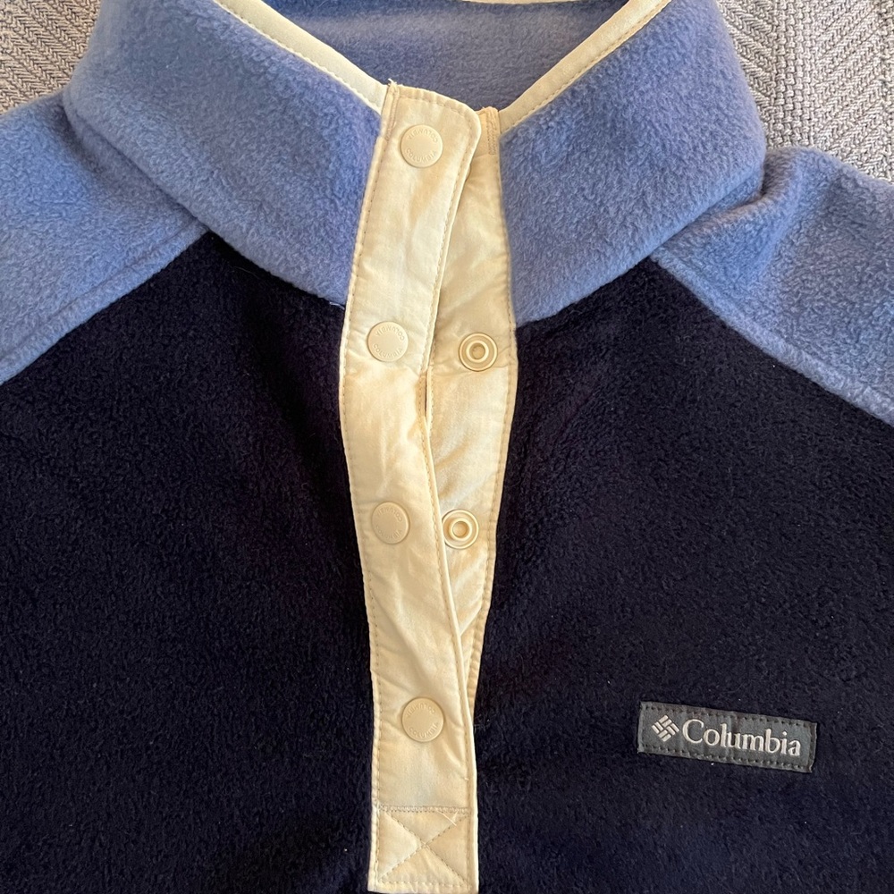 EUC Columbia pullover - Picture 3 of 6